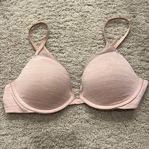 Victoria’s Secret 32B padded plunge nude bra